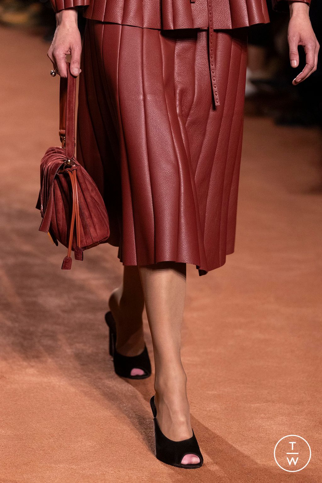 Fashion Week Milan Fall/Winter 2025 look 63 de la collection Fendi womenswear accessories