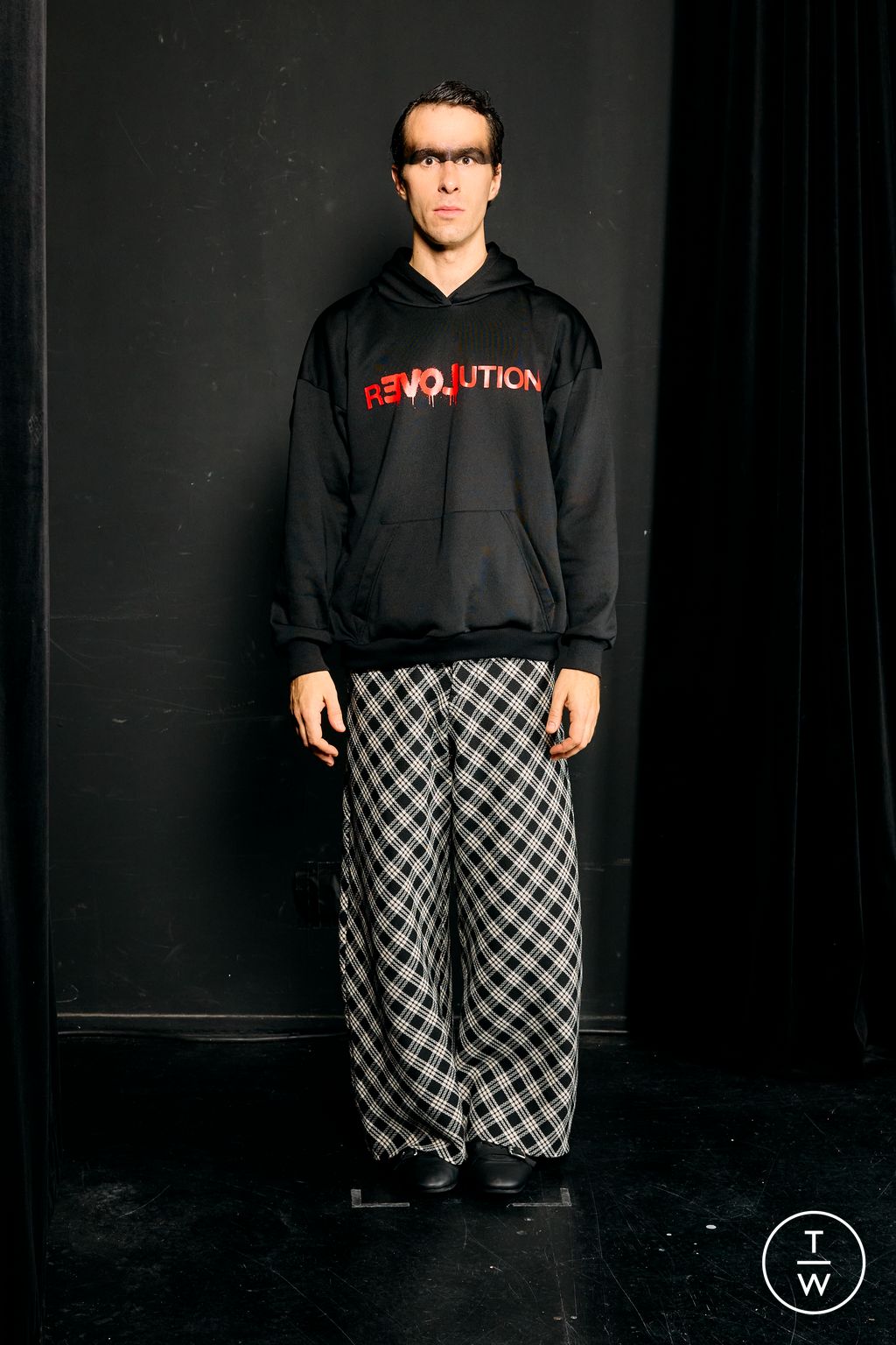 Fashion Week Paris Fall/Winter 2026 look 21 from the Jeanne Friot collection menswear