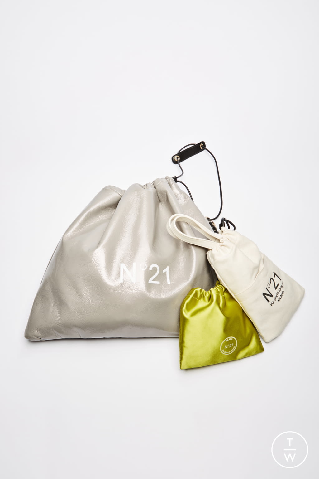 Fashion Week Milan Spring/Summer 2021 look 19 from the N°21 collection womenswear accessories
