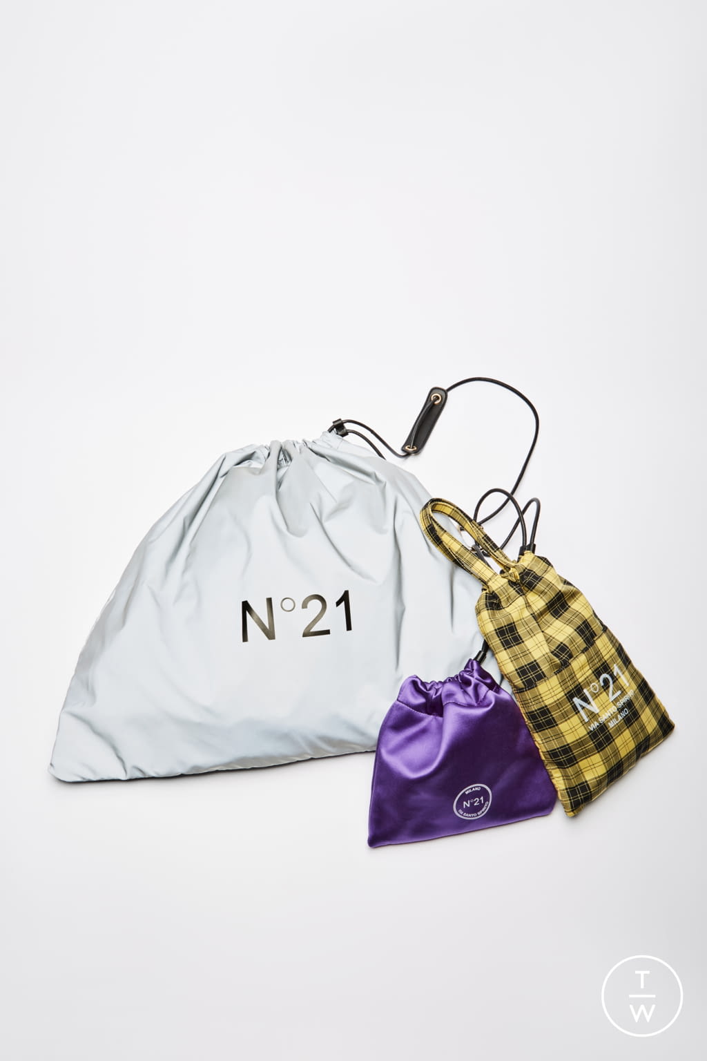 Fashion Week Milan Spring/Summer 2021 look 22 from the N°21 collection womenswear accessories