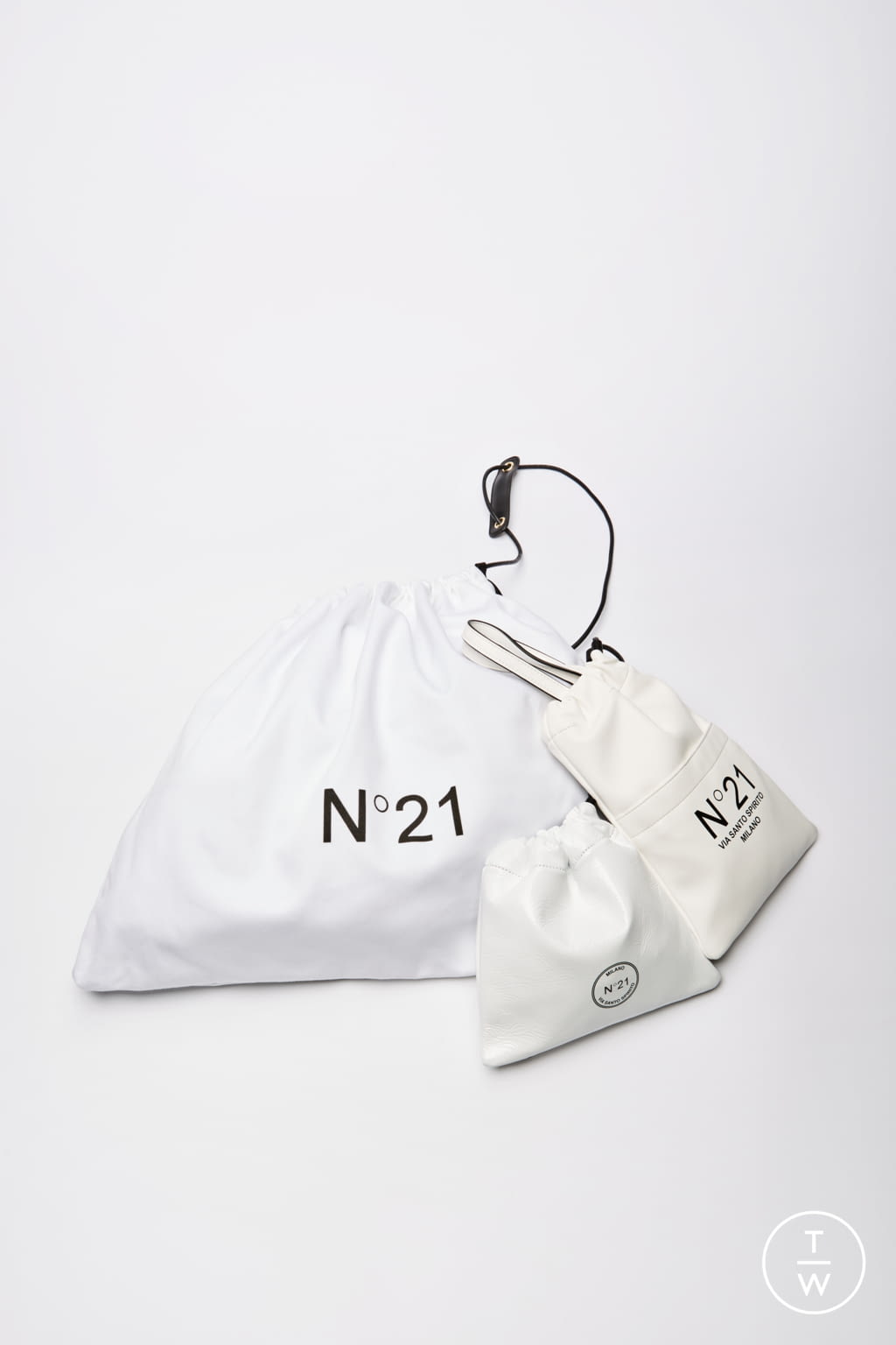 Fashion Week Milan Spring/Summer 2021 look 23 from the N°21 collection womenswear accessories