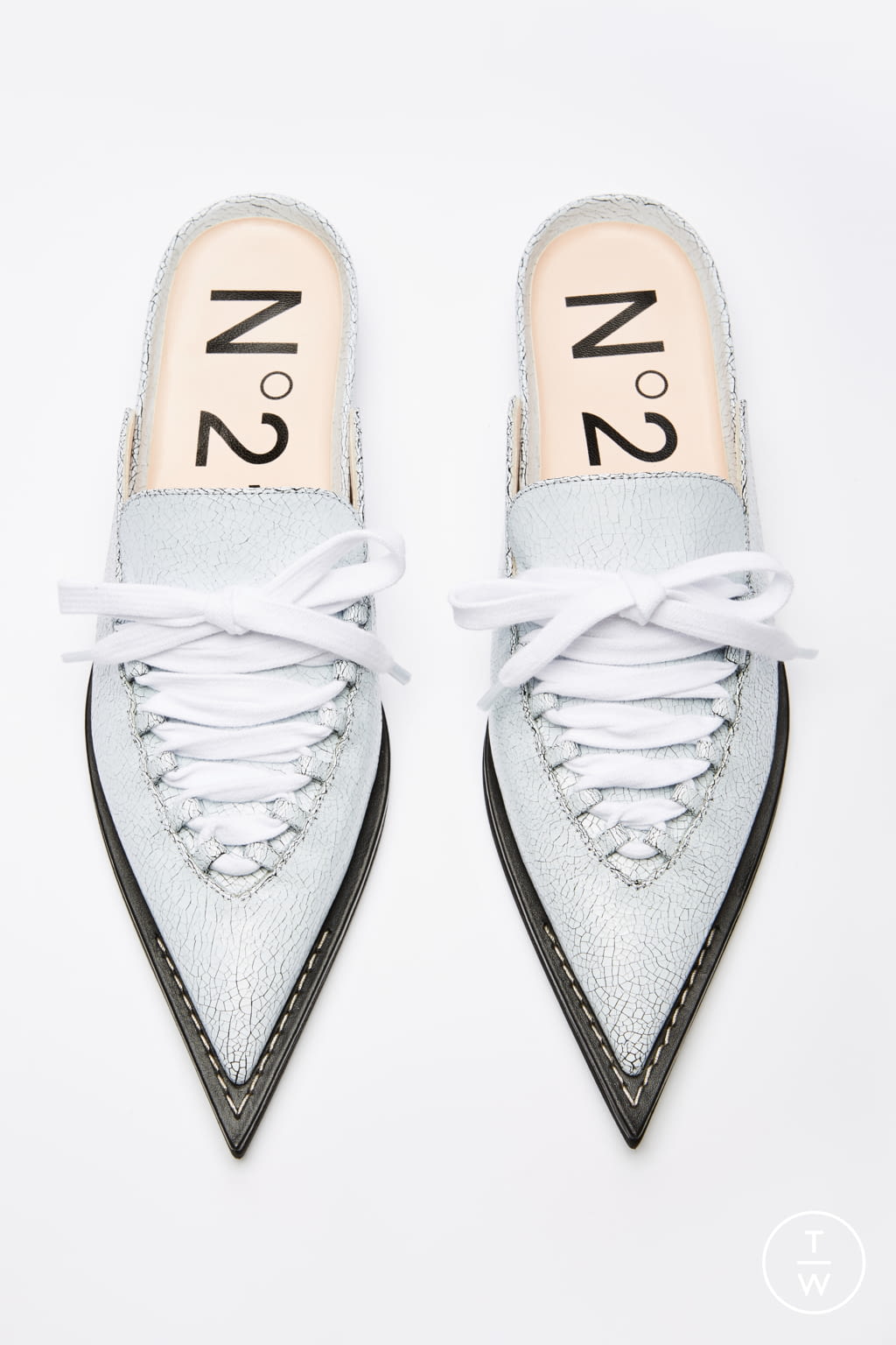 Fashion Week Milan Spring/Summer 2021 look 26 from the N°21 collection 女装配饰