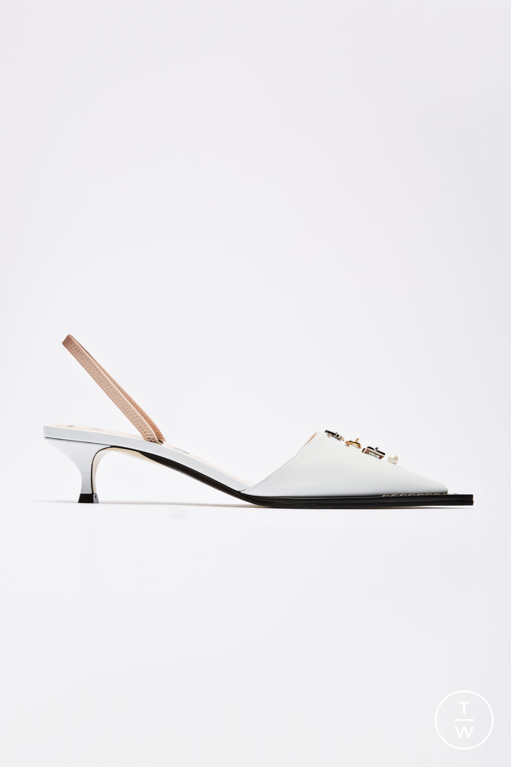 Fashion Week Milan Spring/Summer 2021 look 30 from the N°21 collection womenswear accessories