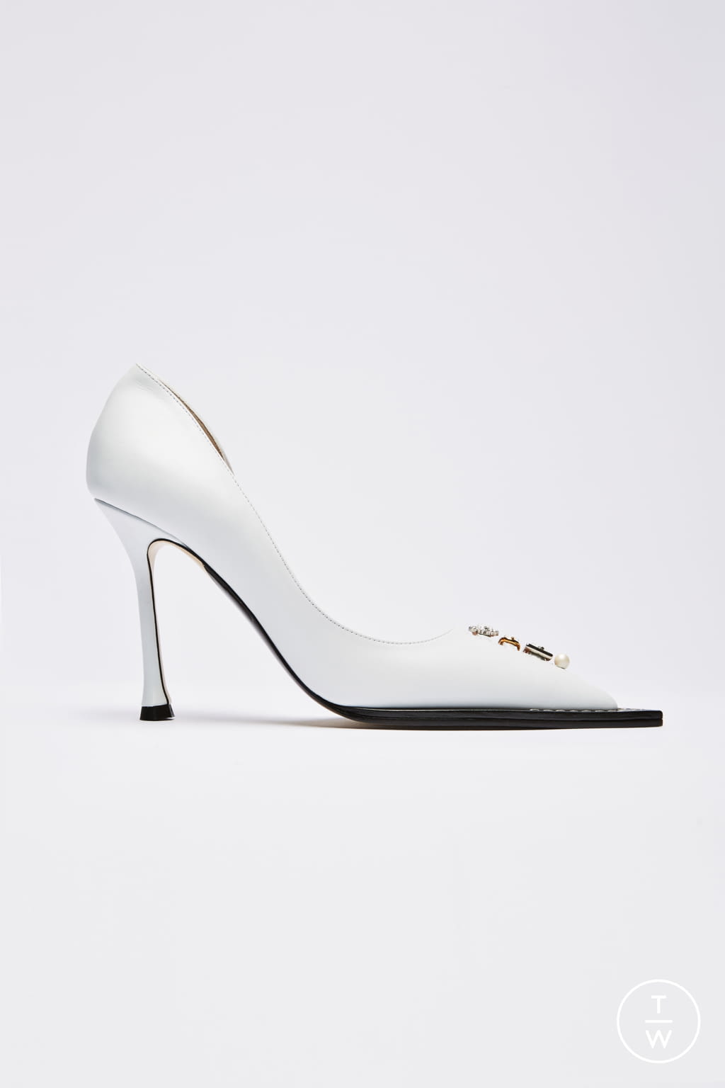 Fashion Week Milan Spring/Summer 2021 look 35 from the N°21 collection womenswear accessories