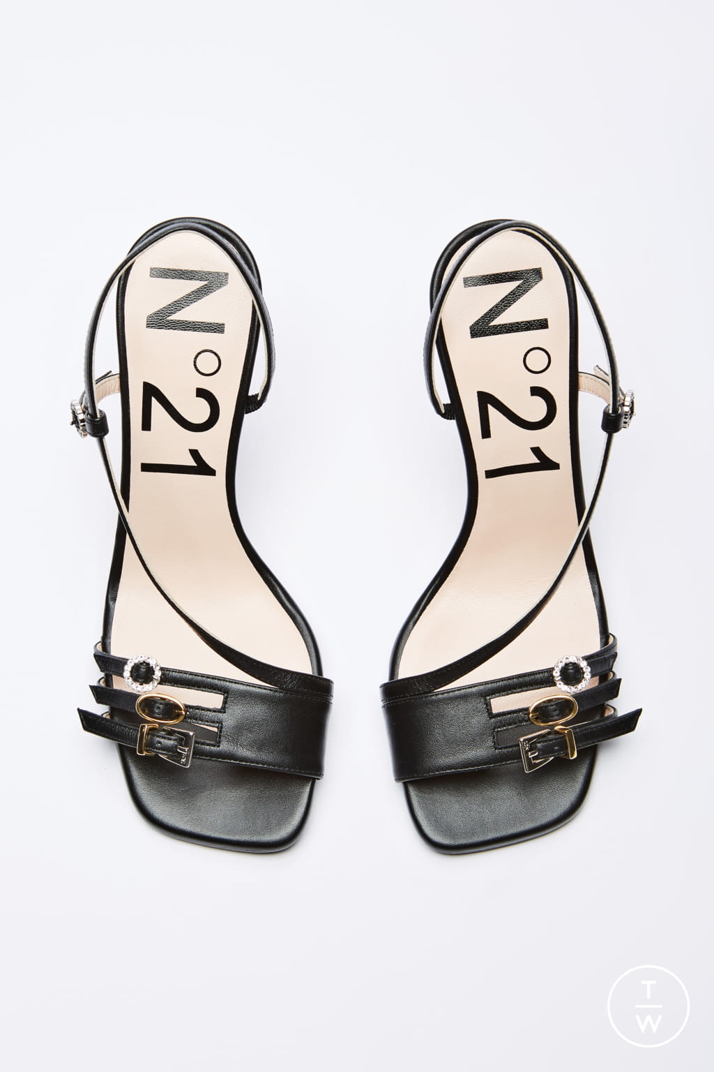 Fashion Week Milan Spring/Summer 2021 look 40 from the N°21 collection womenswear accessories