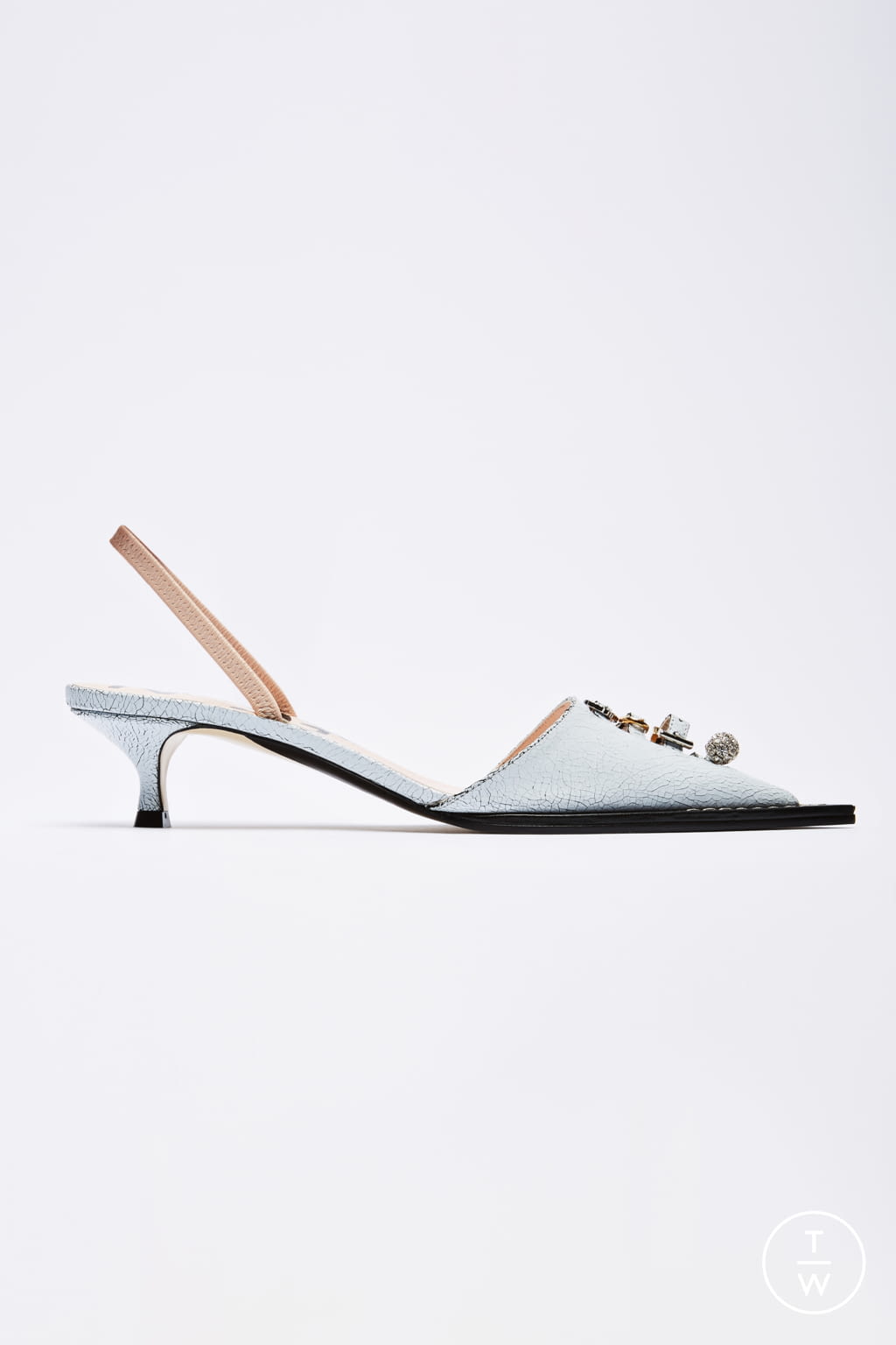 Fashion Week Milan Spring/Summer 2021 look 52 from the N°21 collection 女装配饰