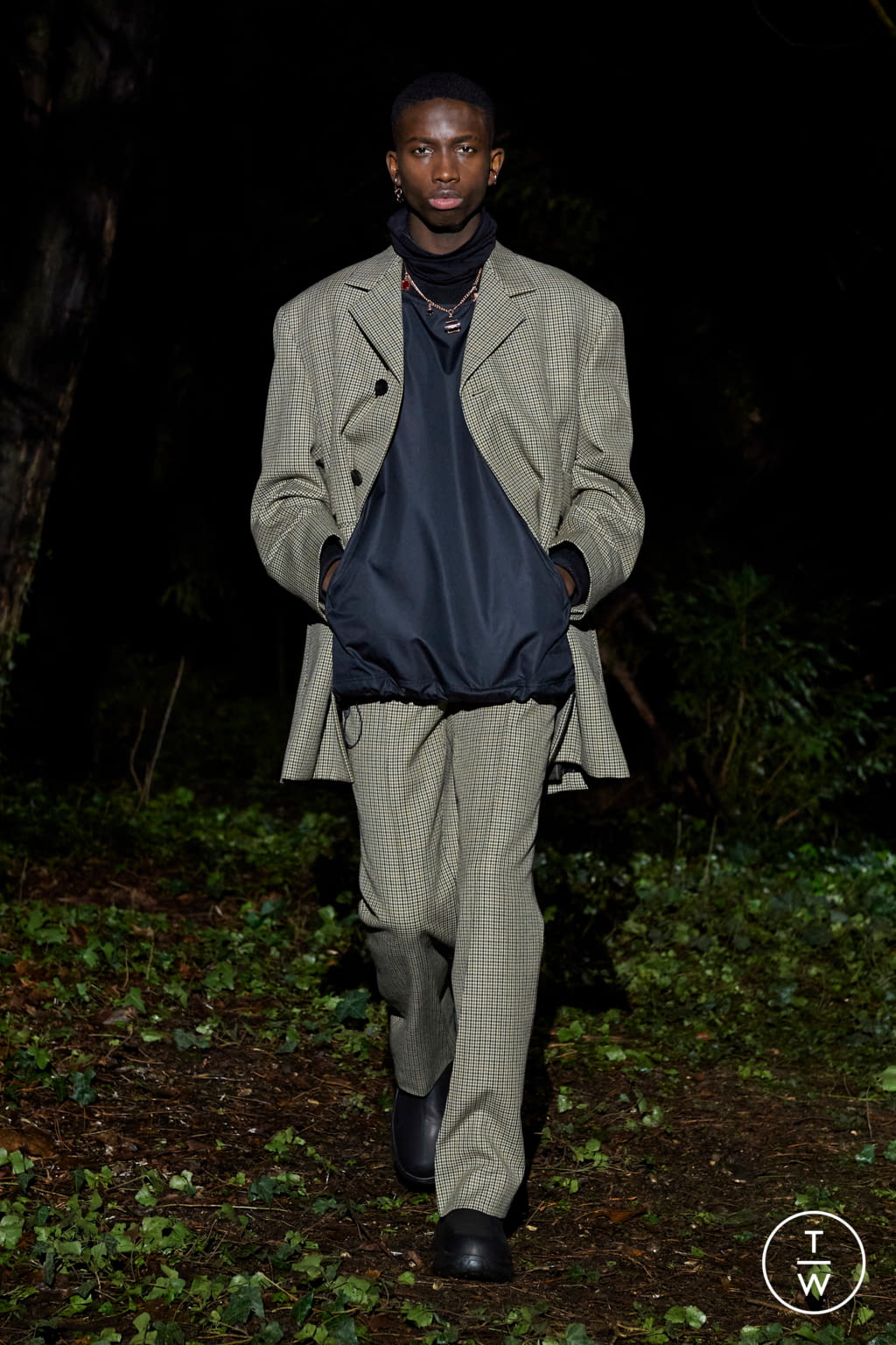 Fashion Week Paris Fall/Winter 2021 look 11 from the Wooyoungmi collection menswear
