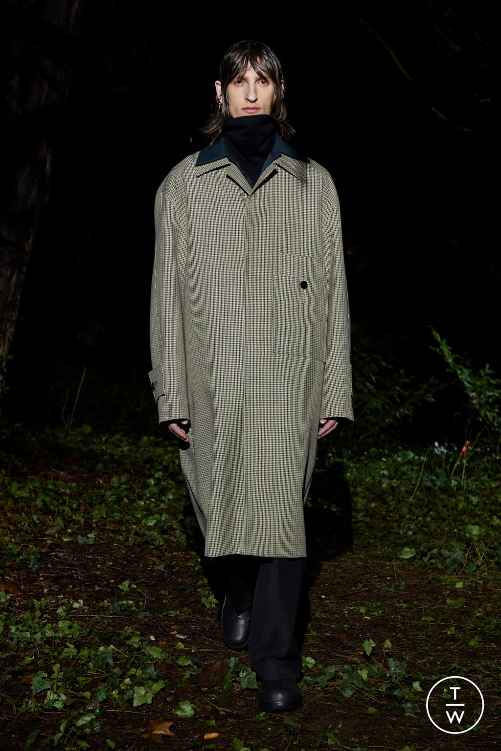 Fashion Week Paris Fall/Winter 2021 look 12 from the Wooyoungmi collection menswear