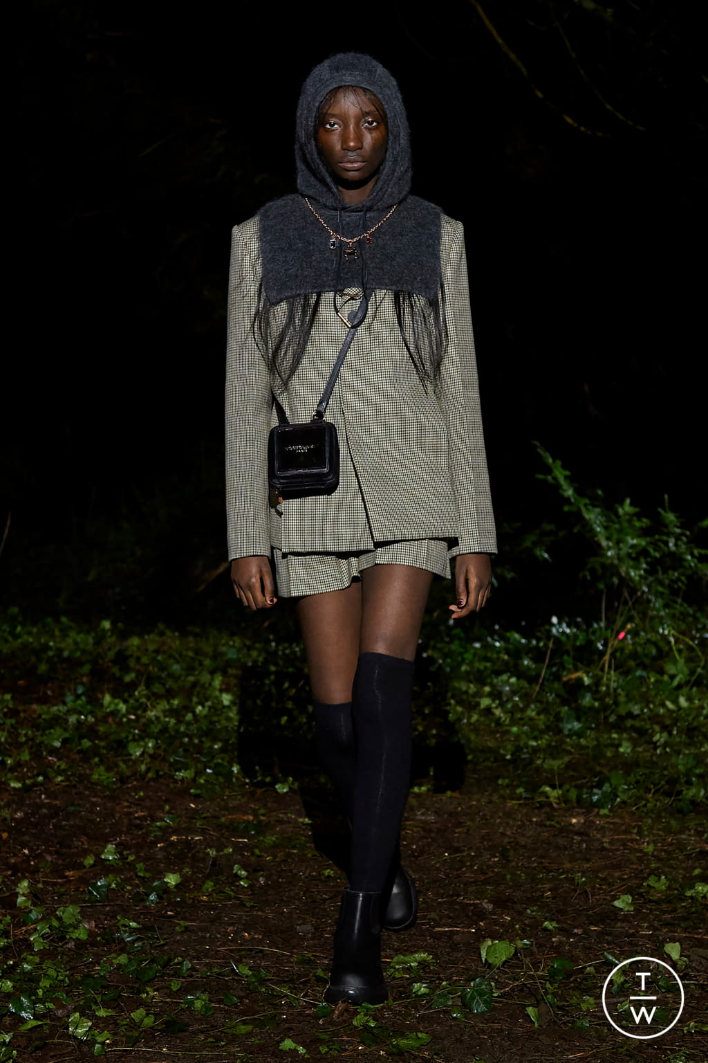 Fashion Week Paris Fall/Winter 2021 look 13 de la collection Wooyoungmi menswear