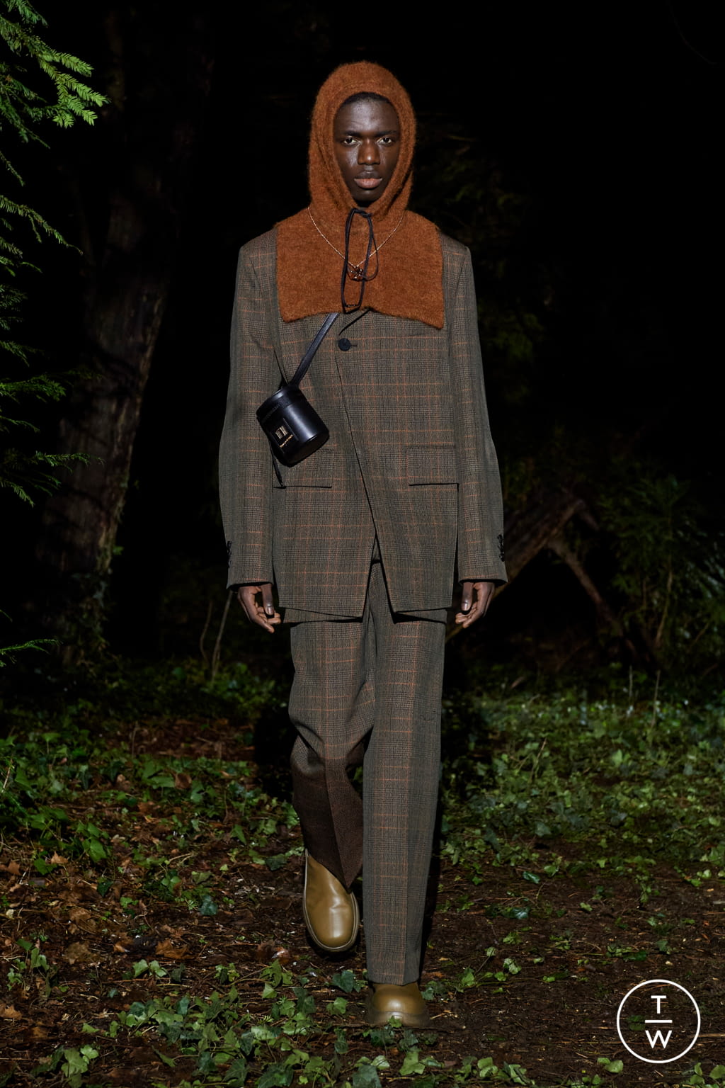 Fashion Week Paris Fall/Winter 2021 look 15 from the Wooyoungmi collection menswear