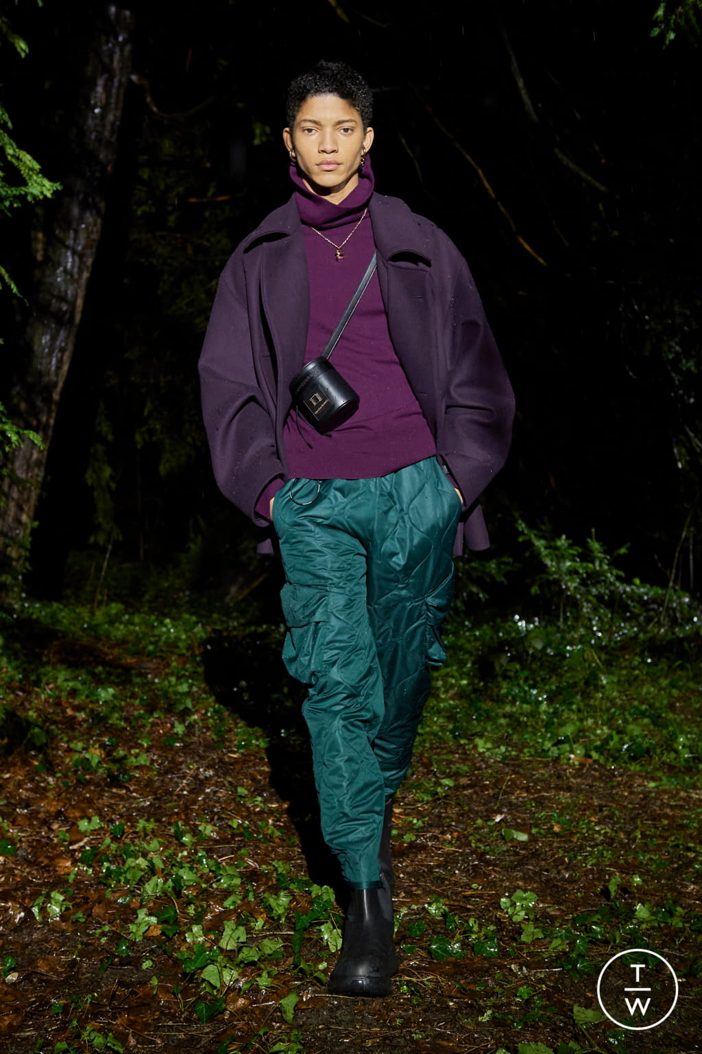Fashion Week Paris Fall/Winter 2021 look 19 from the Wooyoungmi collection 男装