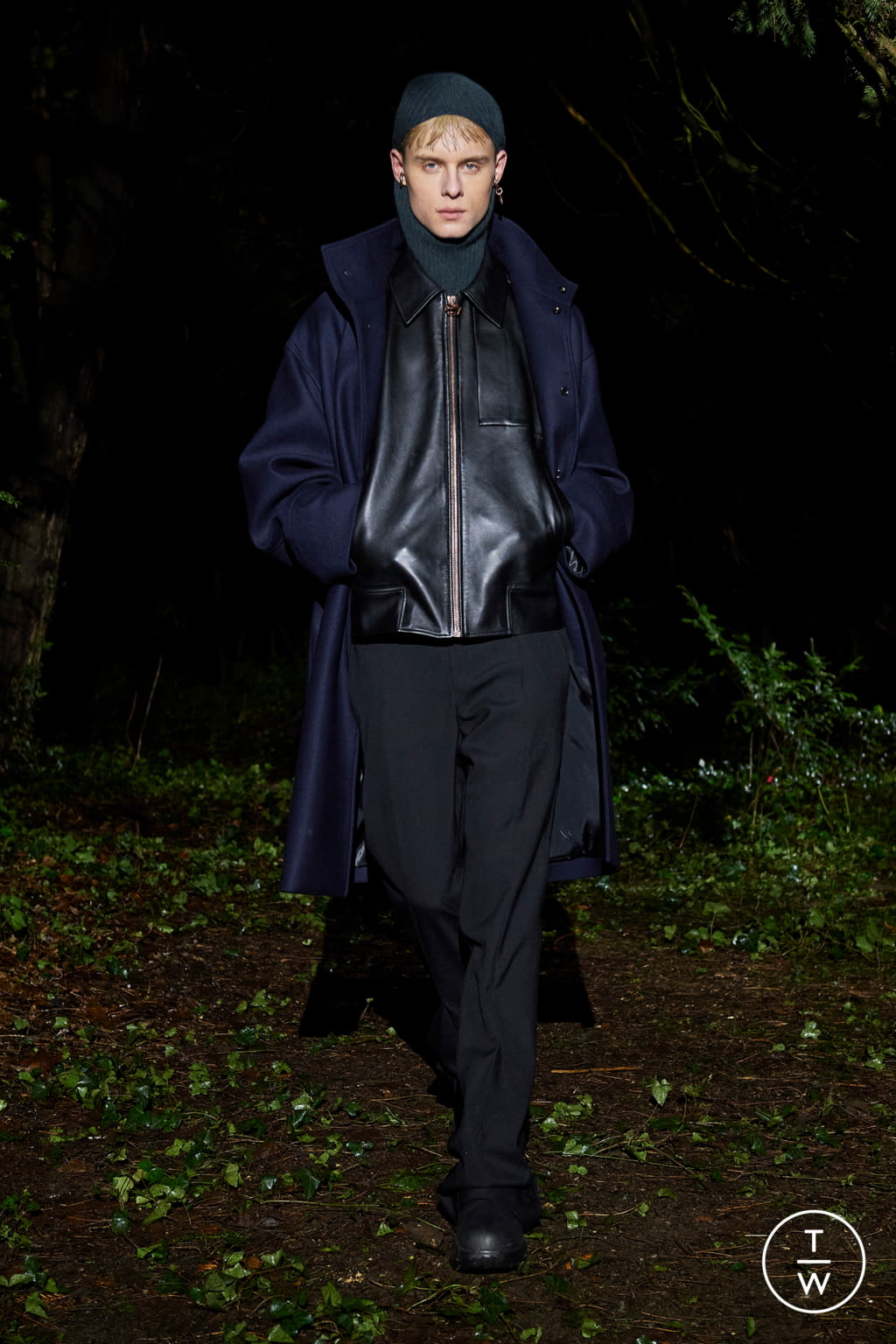 Fashion Week Paris Fall/Winter 2021 look 21 from the Wooyoungmi collection 男装