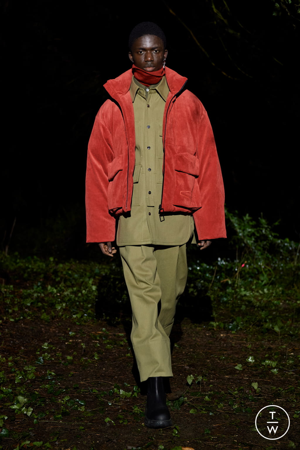 Fashion Week Paris Fall/Winter 2021 look 35 from the Wooyoungmi collection 男装