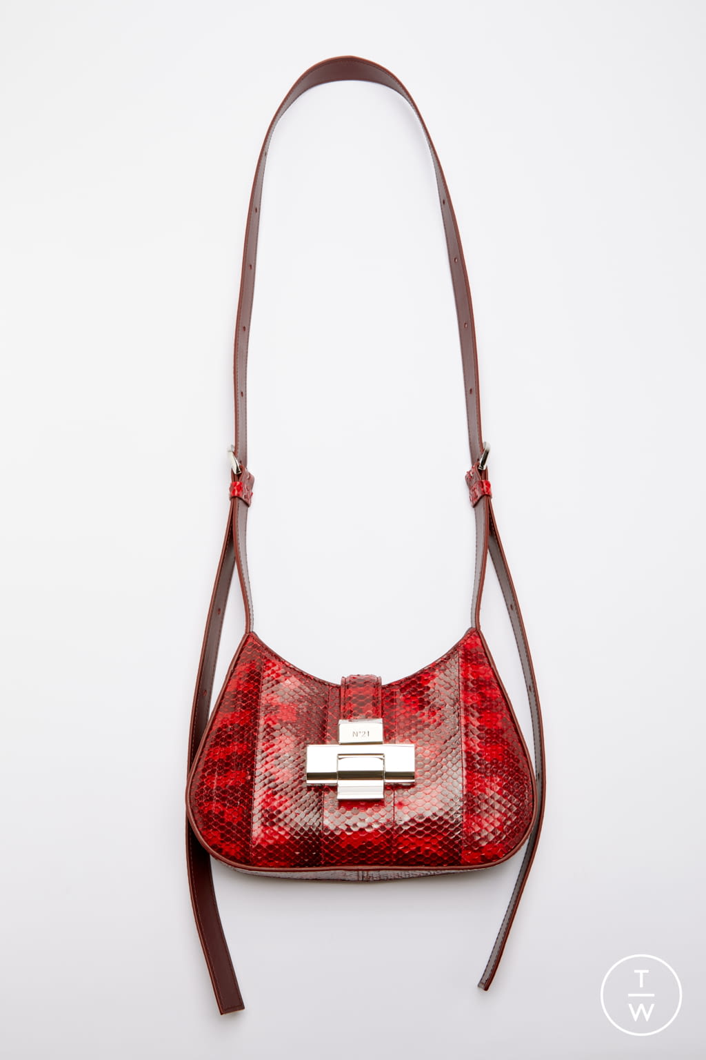 Fashion Week Milan Fall/Winter 2021 look 14 from the N°21 collection womenswear accessories