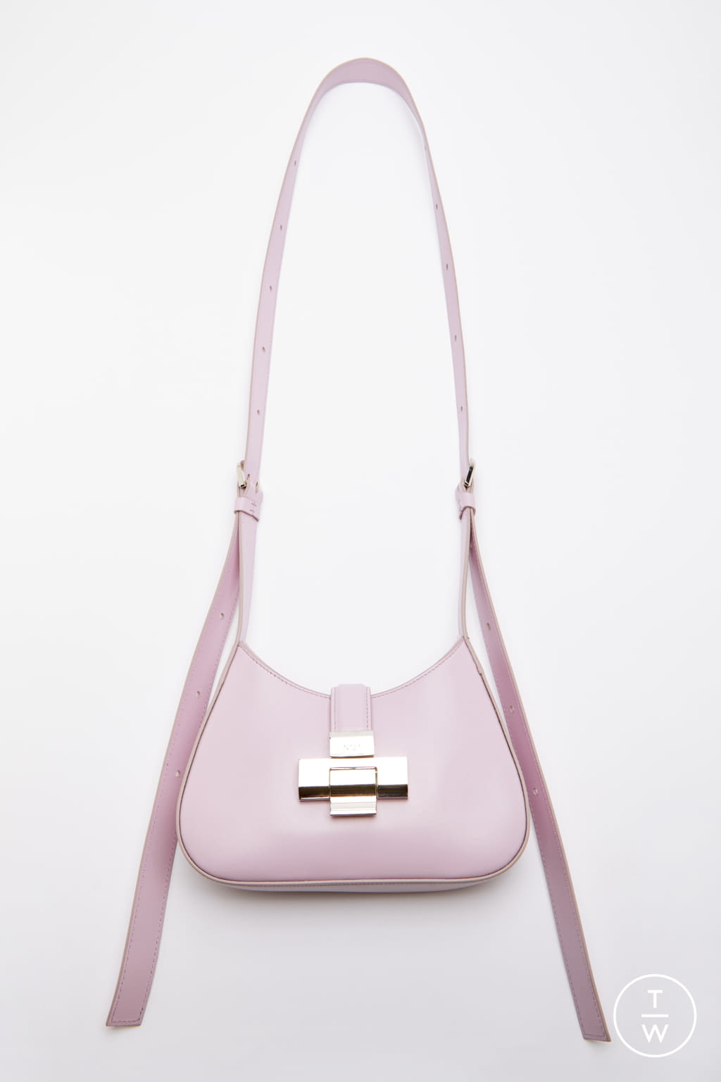 Fashion Week Milan Fall/Winter 2021 look 20 from the N°21 collection womenswear accessories