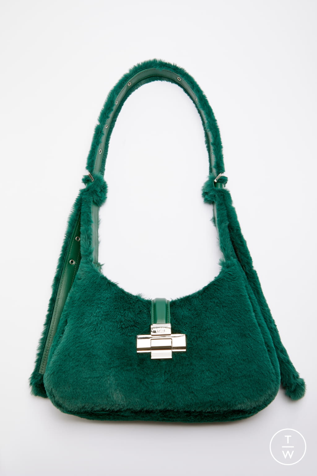 Fashion Week Milan Fall/Winter 2021 look 25 from the N°21 collection womenswear accessories