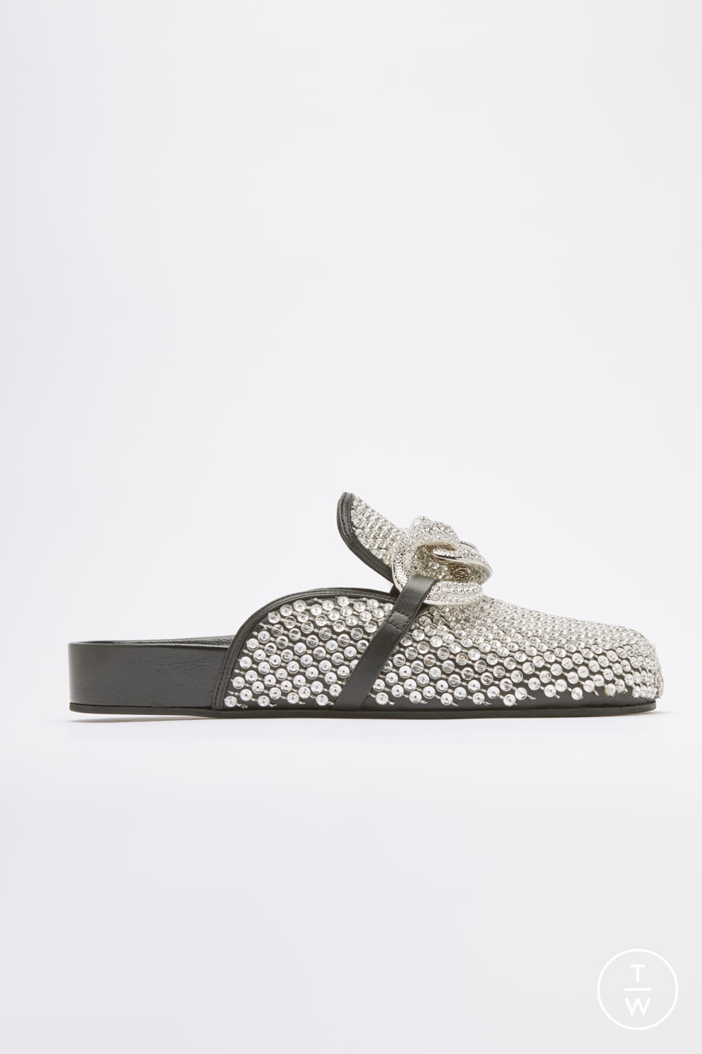 Fashion Week Milan Fall/Winter 2021 look 40 from the N°21 collection womenswear accessories