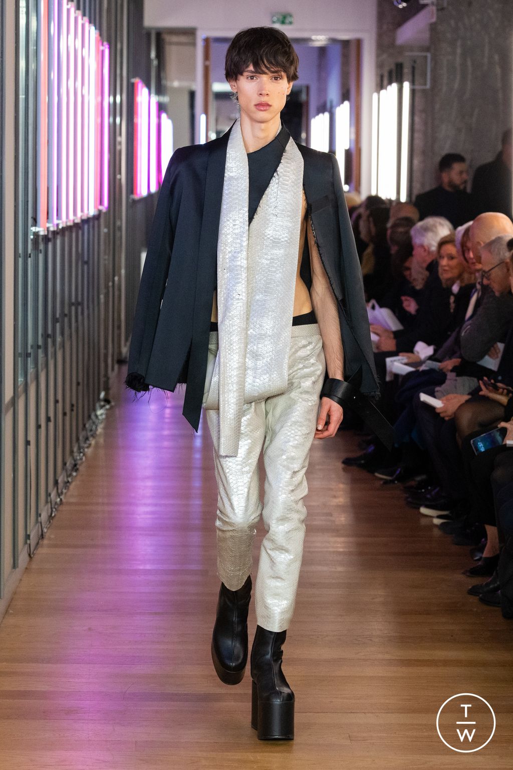 Fashion Week Paris Fall/Winter 2024 look 122 from the IFM PARIS collection 女装