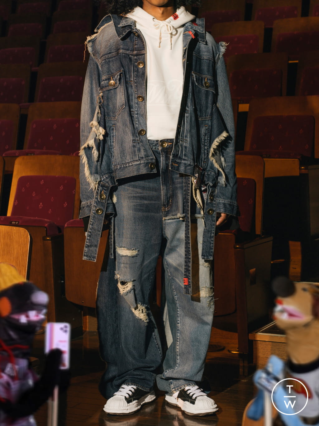 Fashion Week Paris Spring/Summer 2021 look 38 from the Maison Mihara Yasuhiro collection 男装