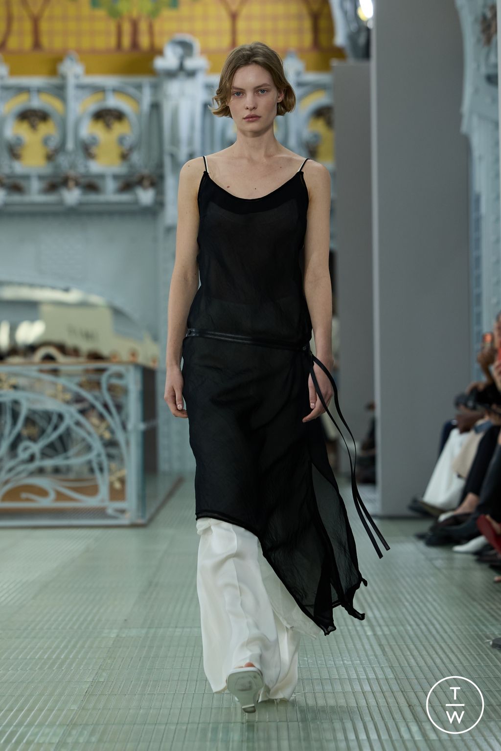 Fashion Week Paris Spring/Summer 2026 look 22 from the Time collection womenswear