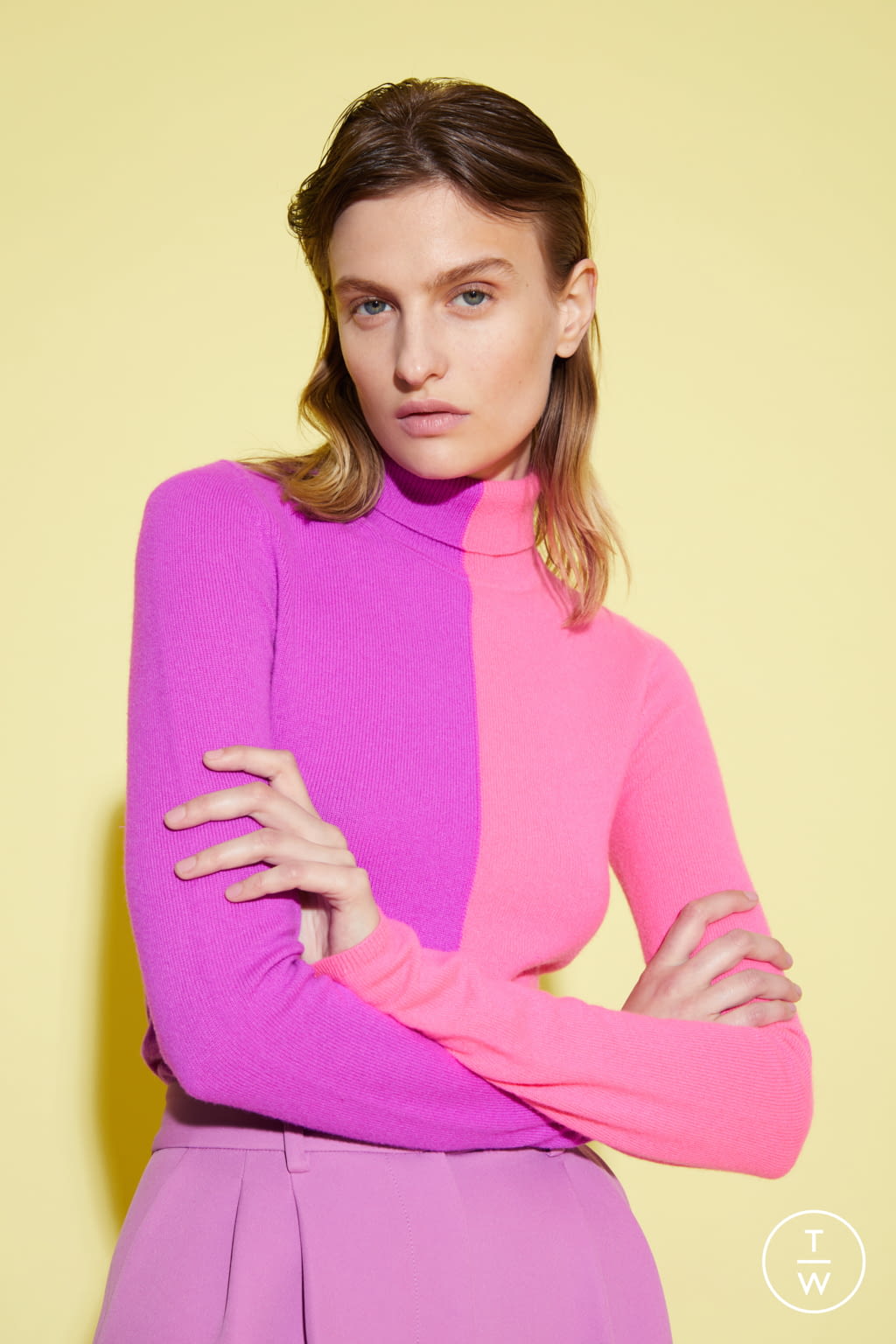 Fashion Week New York Fall/Winter 2021 look 22 from the AKNVAS collection 女装