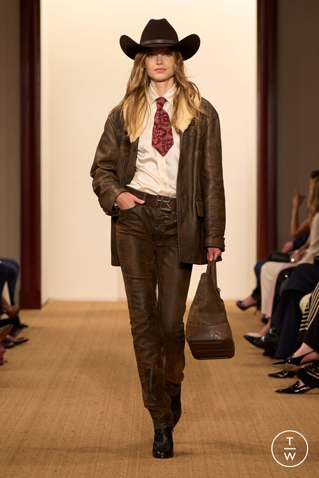 Fashion Week New York Fall/Winter 2024 look 22 from the Ralph Lauren collection womenswear