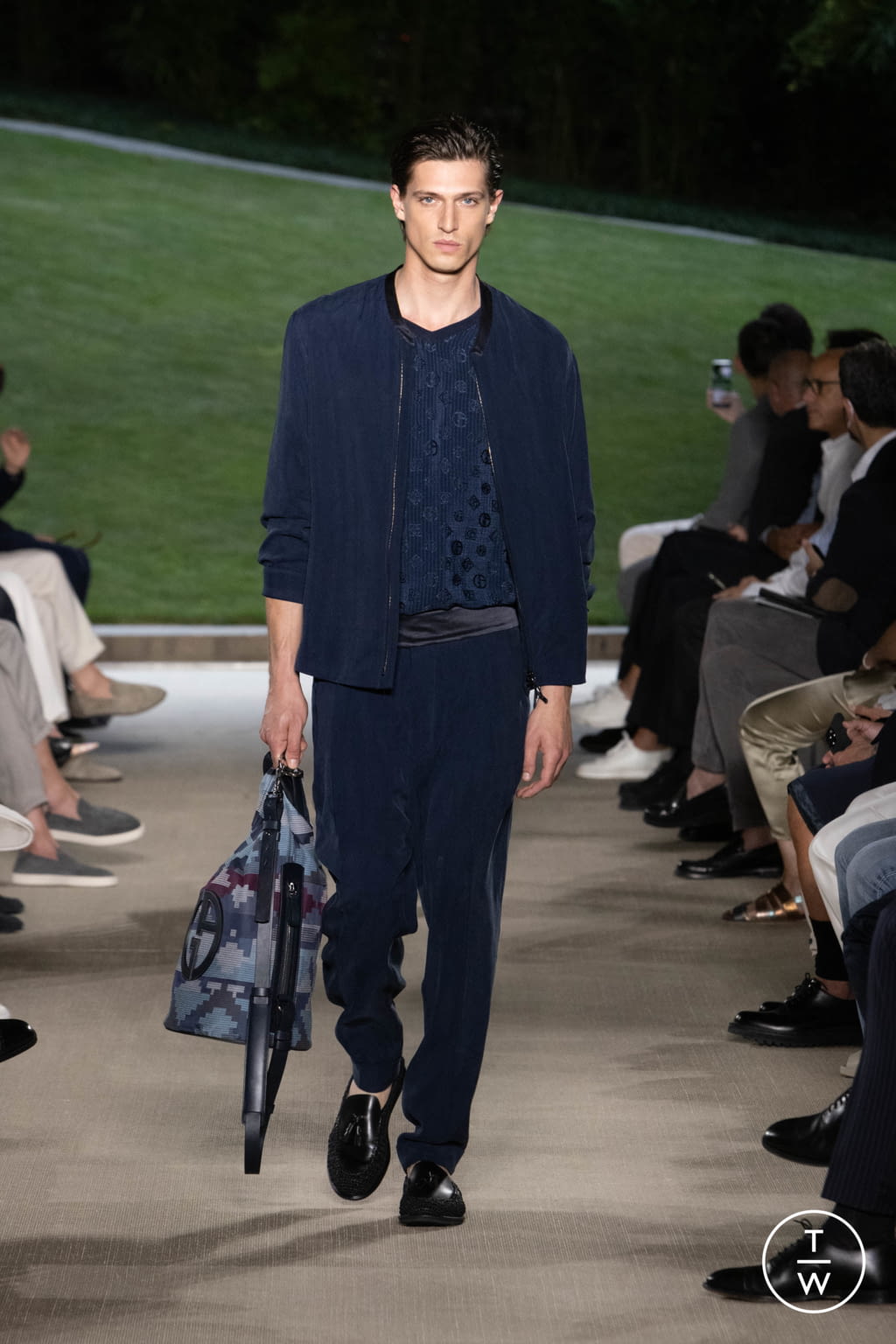 Fashion Week Milan Spring/Summer 2022 look 21 from the Giorgio Armani collection menswear