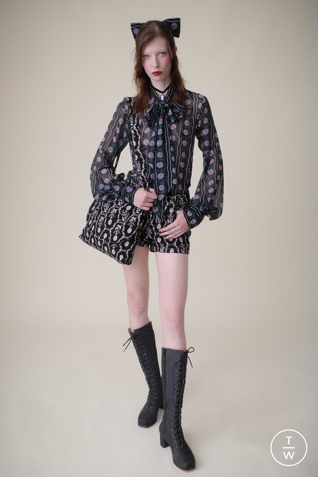 Fashion Week New York Resort 2025 look 22 from the Anna Sui collection 女装