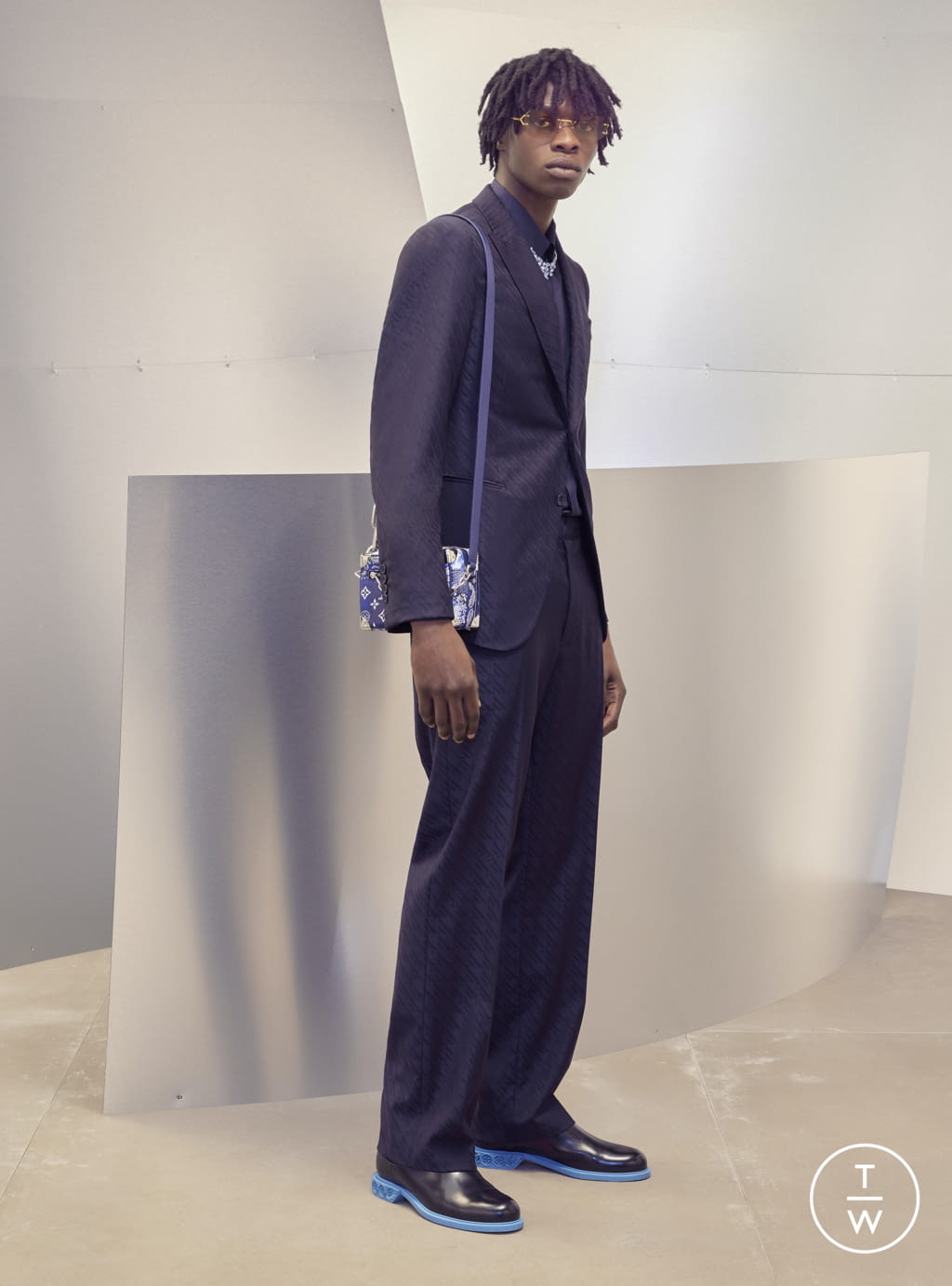 Fashion Week Paris Pre-Fall 2022 look 44 from the Louis Vuitton collection 男装