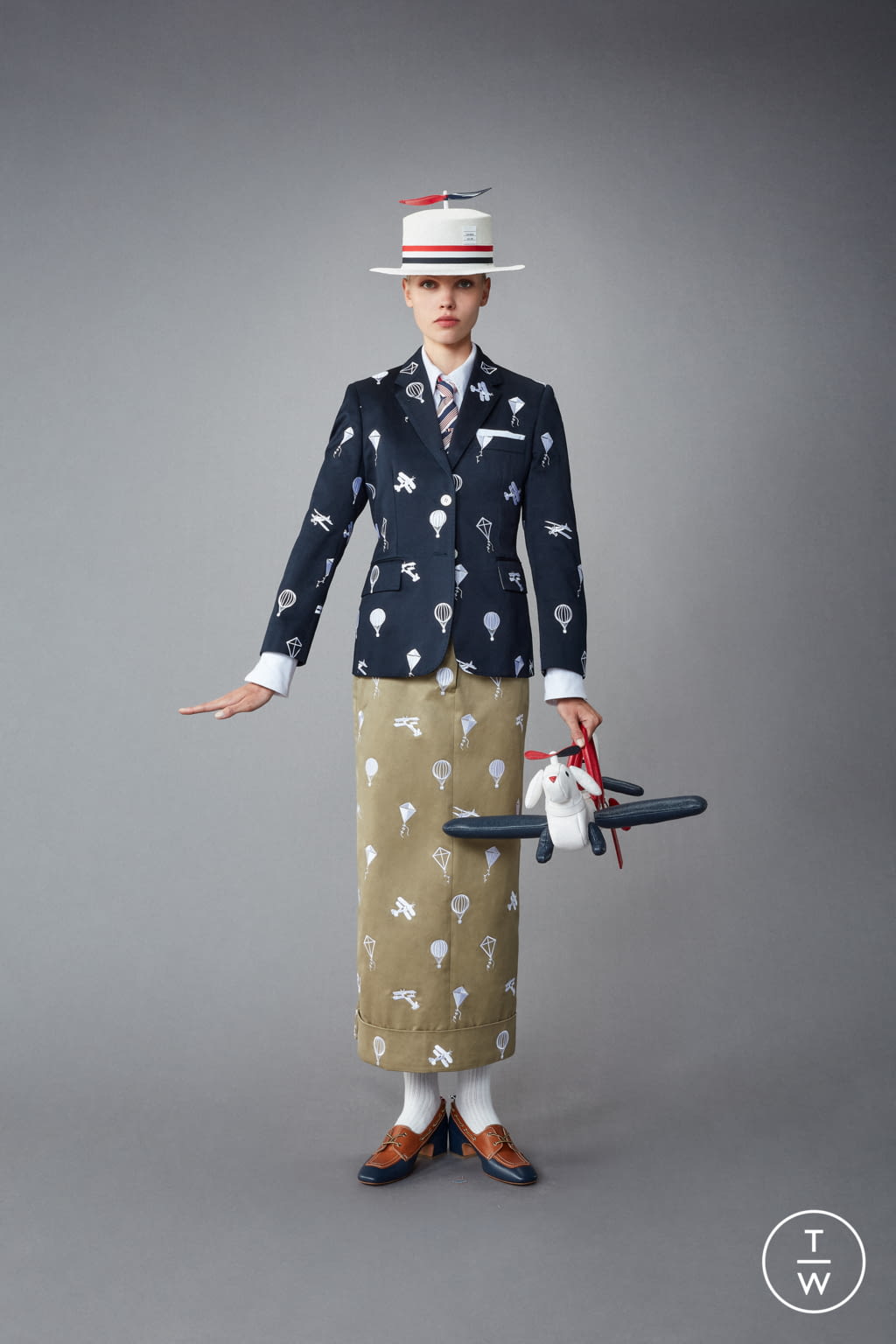 Fashion Week Paris Resort 2022 look 22 from the Thom Browne collection 女装