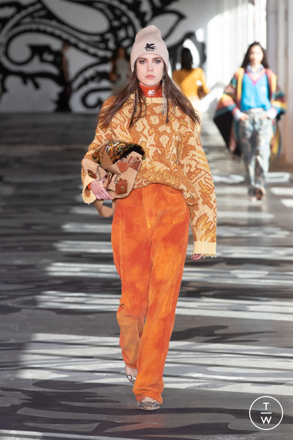 Fashion Week Milan Fall/Winter 2021 look 22 from the Etro collection 女装