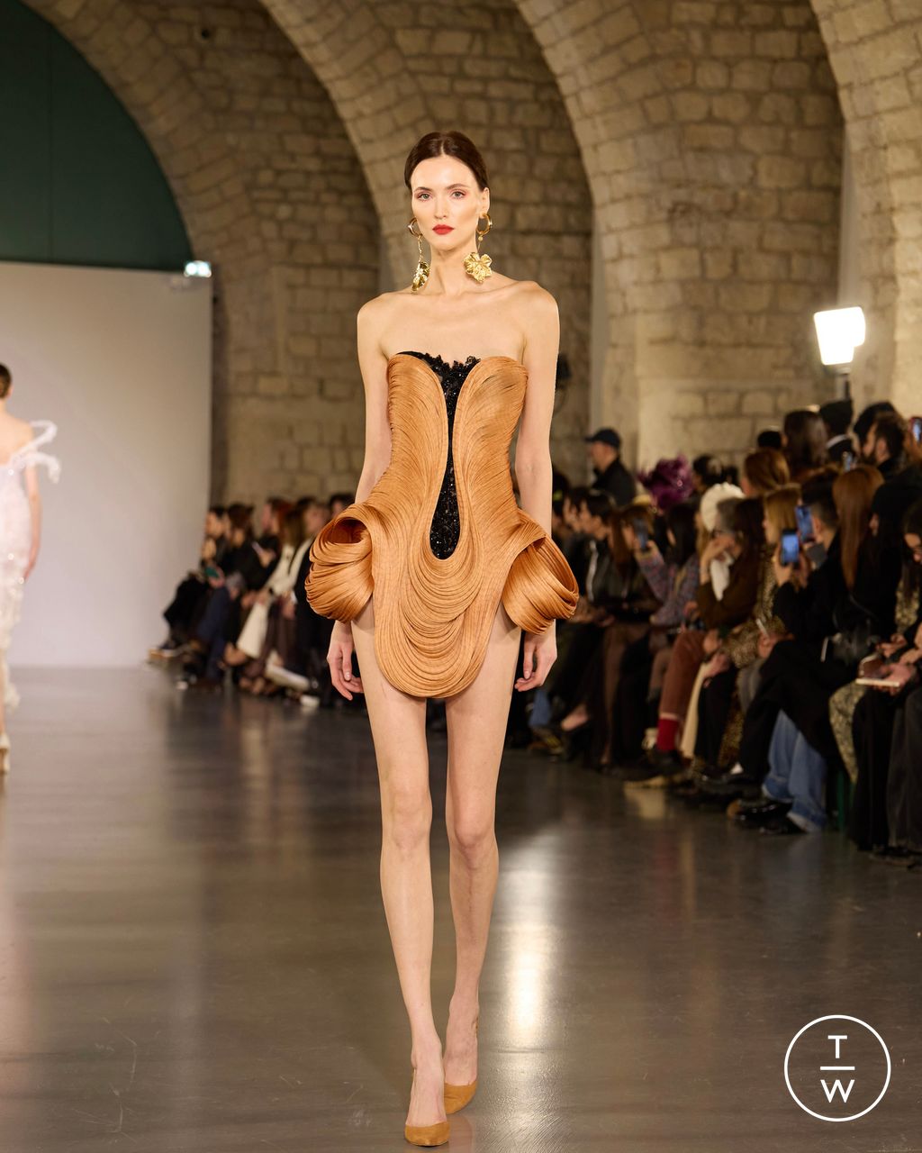 Fashion Week Paris Spring/Summer 2026 look 22 from the Juana Martin collection couture