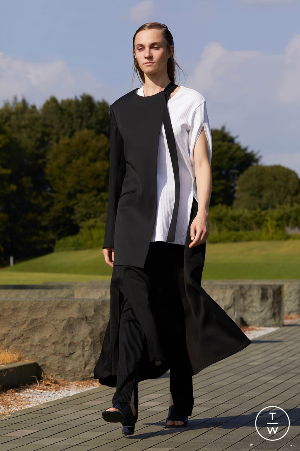 Fashion Week Paris Spring/Summer 2021 look 22 from the Ujoh collection womenswear