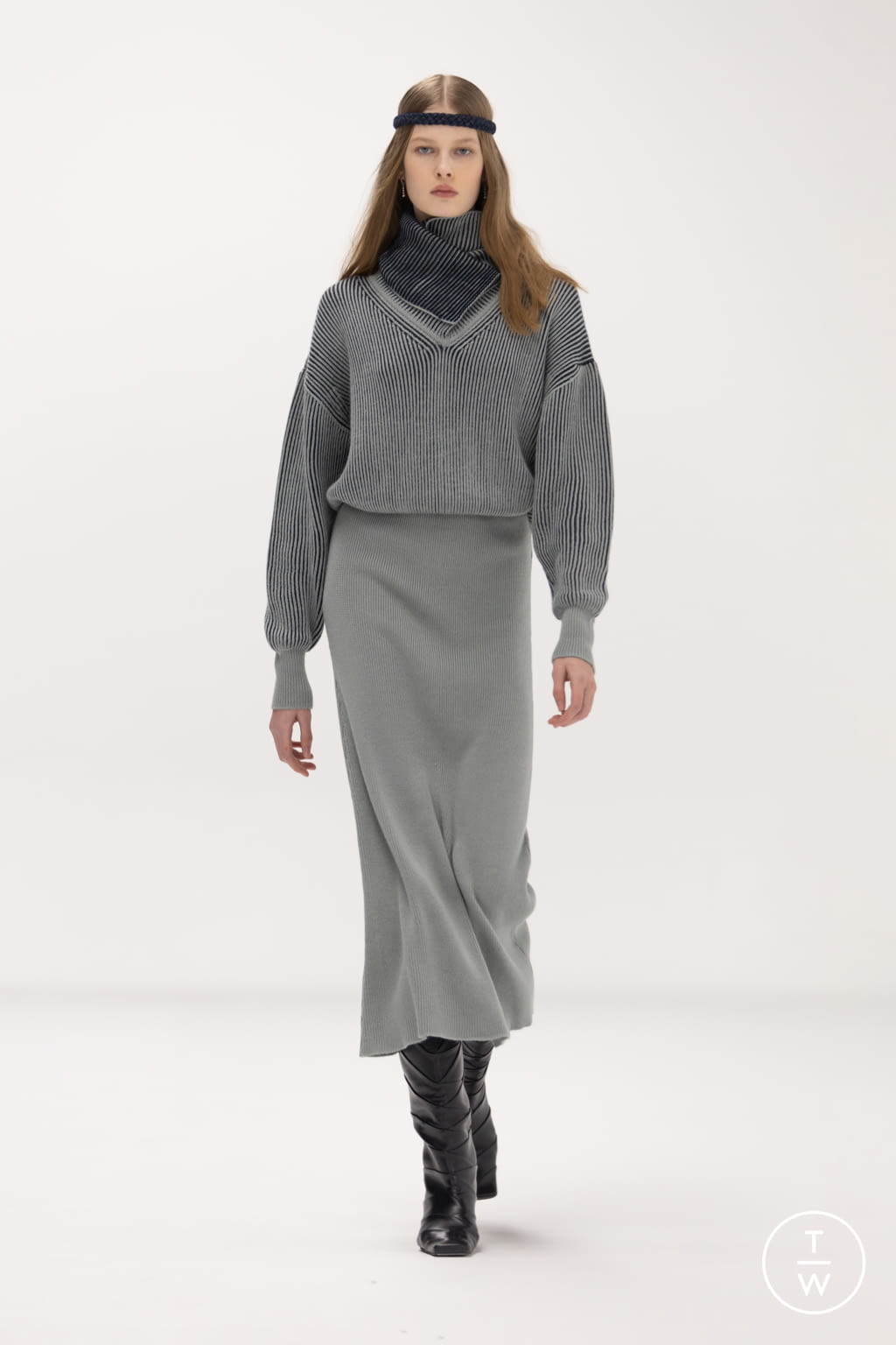 Fashion Week New York Fall/Winter 2021 look 22 from the Bevza collection womenswear