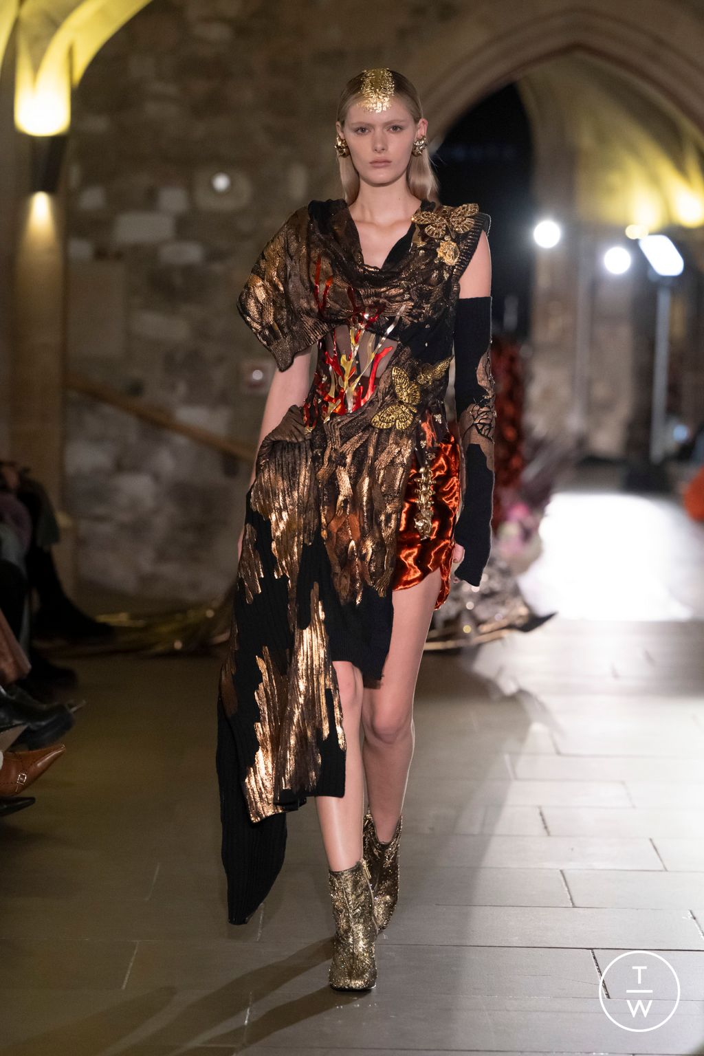 Fashion Week London Fall/Winter 2024 look 23 from the MITHRIDATE collection womenswear