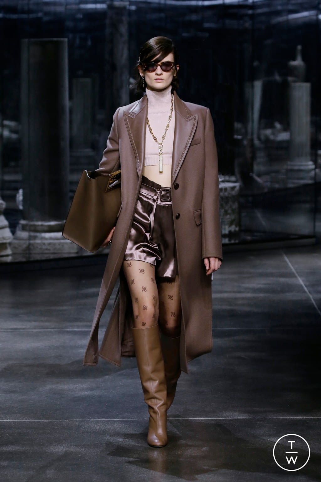 Fashion Week Milan Fall/Winter 2021 look 22 from the Fendi collection womenswear