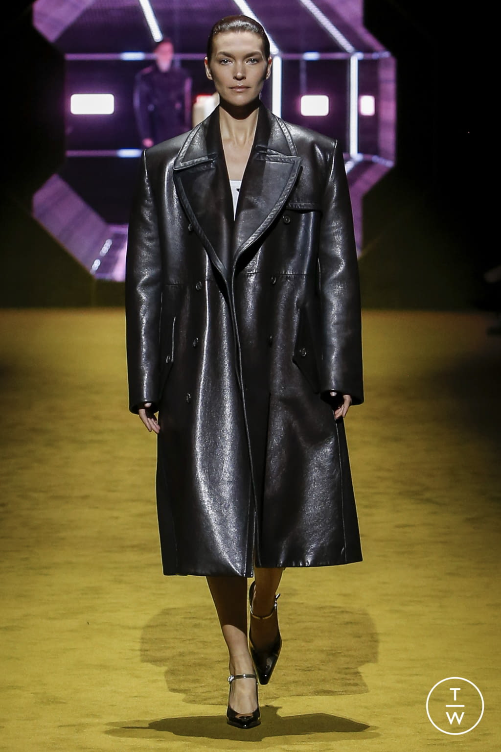 Fashion Week Milan Fall/Winter 2022 look 22 from the Prada collection womenswear