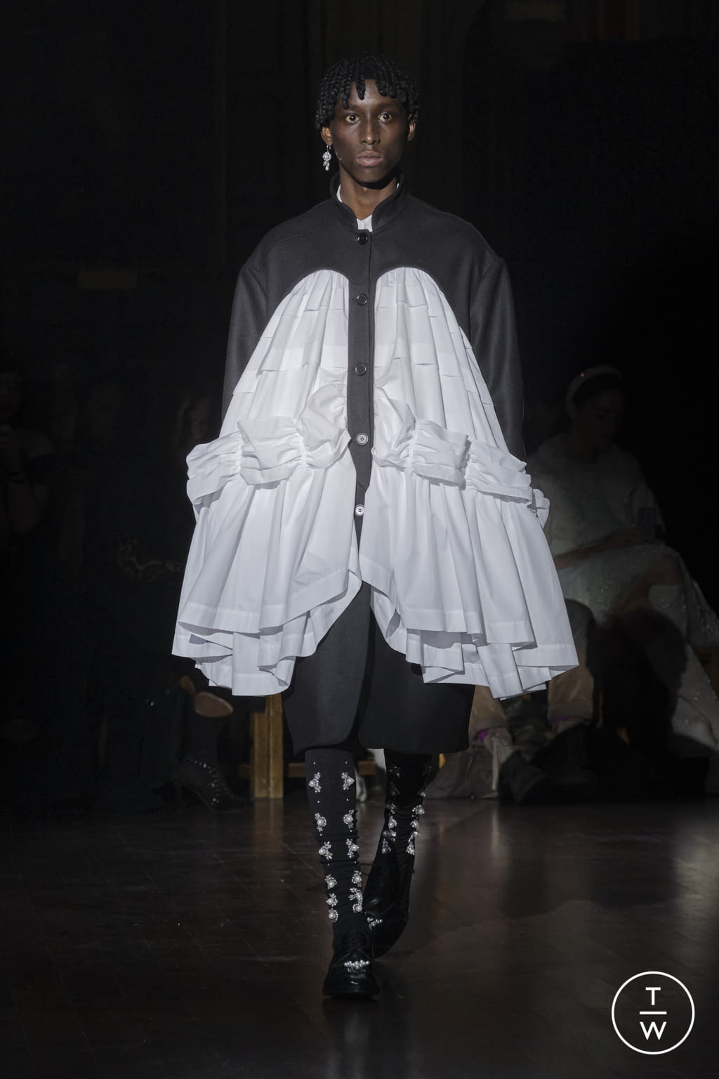 Fashion Week London Fall/Winter 2022 look 12 from the Simone Rocha collection womenswear