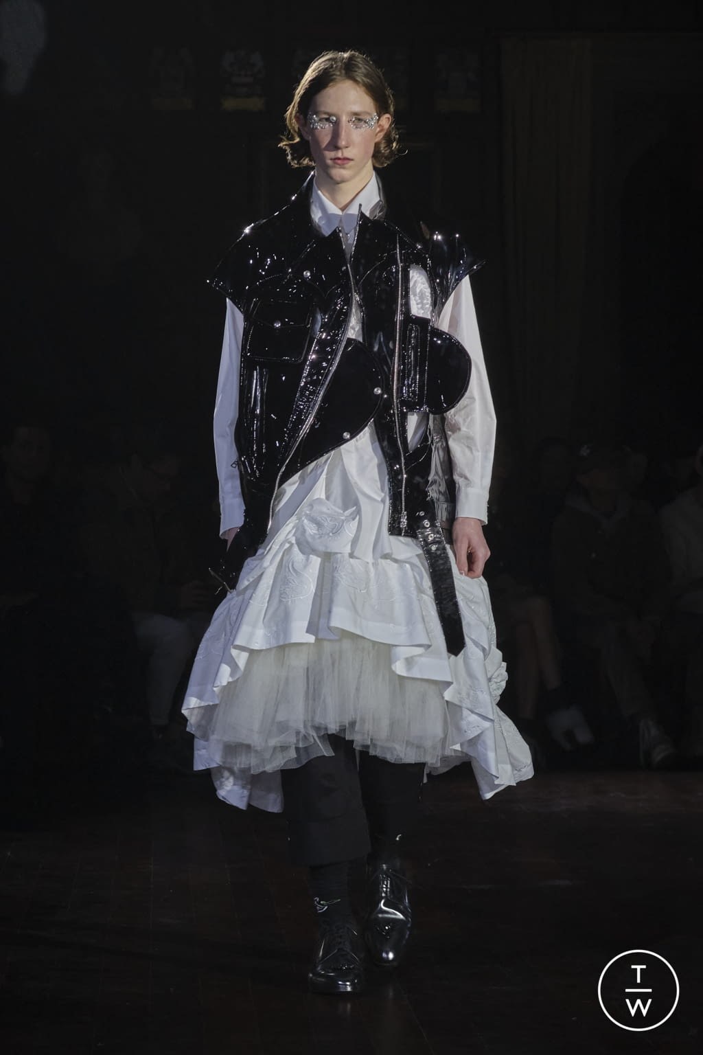 Fashion Week London Fall/Winter 2022 look 14 from the Simone Rocha collection 女装
