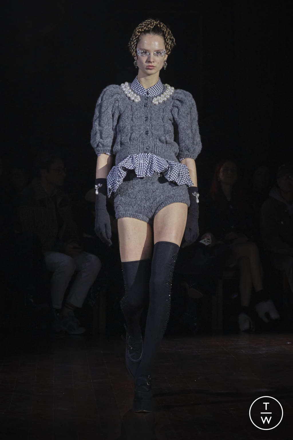 Fashion Week London Fall/Winter 2022 look 16 from the Simone Rocha collection womenswear