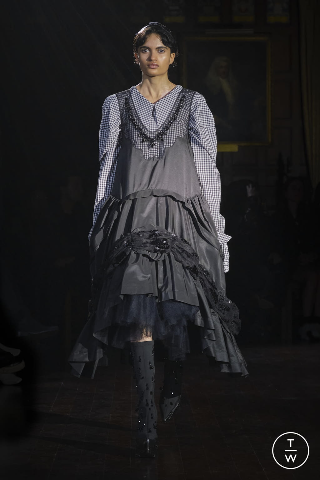 Fashion Week London Fall/Winter 2022 look 26 from the Simone Rocha collection 女装