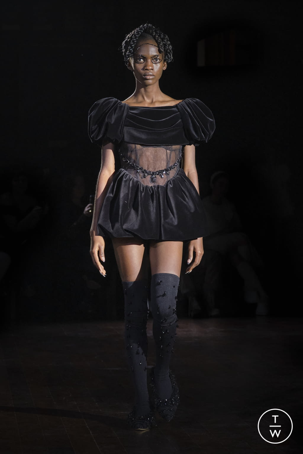 Fashion Week London Fall/Winter 2022 look 31 from the Simone Rocha collection womenswear