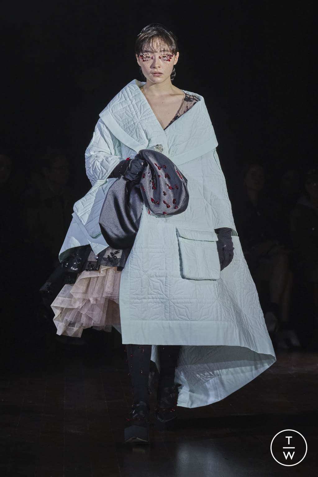 Fashion Week London Fall/Winter 2022 look 34 from the Simone Rocha collection 女装