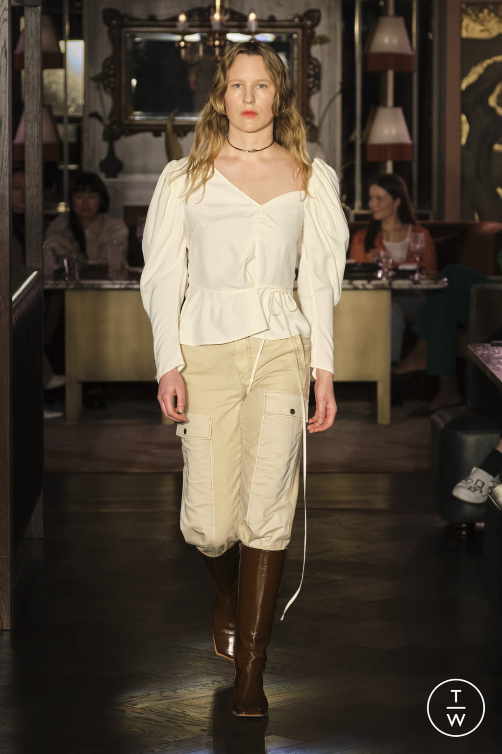 Fashion Week London Fall/Winter 2022 look 3 from the Rejina Pyo collection womenswear