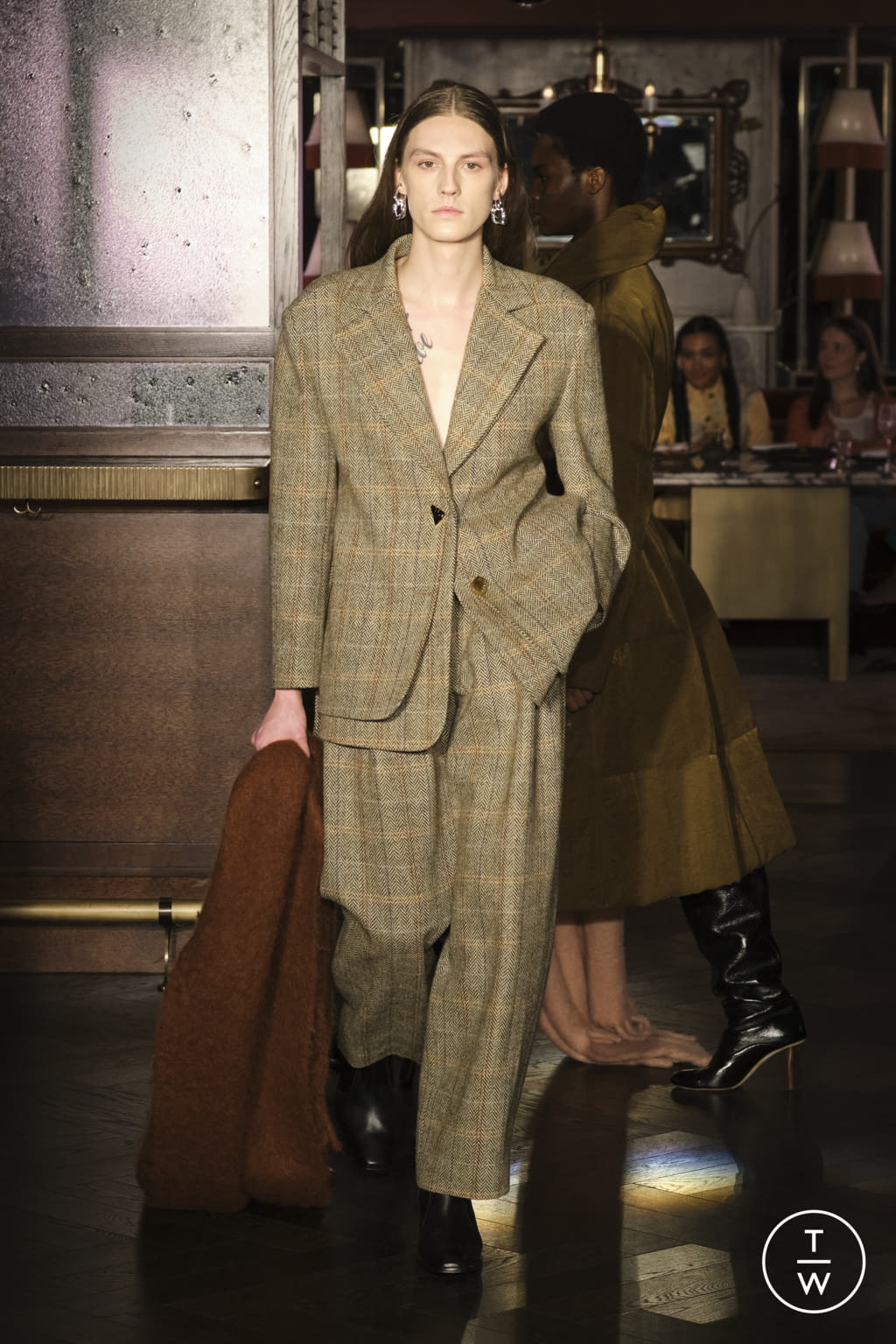 Fashion Week London Fall/Winter 2022 look 11 from the Rejina Pyo collection womenswear