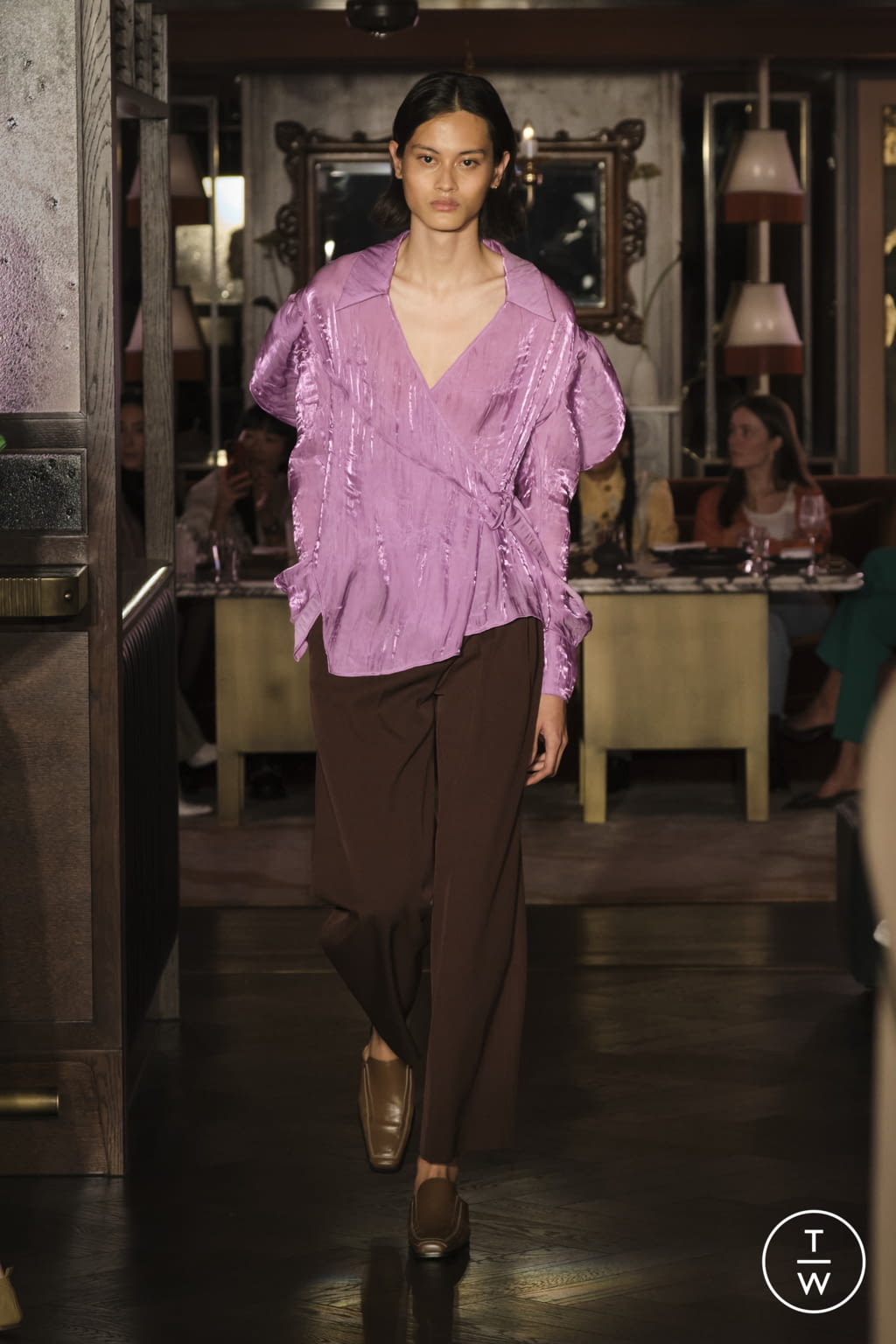 Fashion Week London Fall/Winter 2022 look 16 from the Rejina Pyo collection womenswear