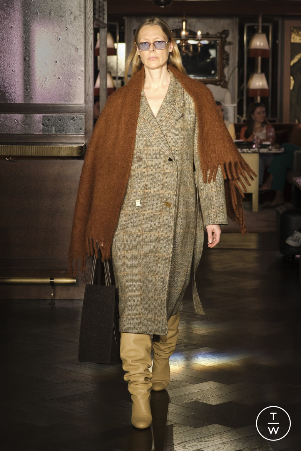 Fashion Week London Fall/Winter 2022 look 19 from the Rejina Pyo collection womenswear