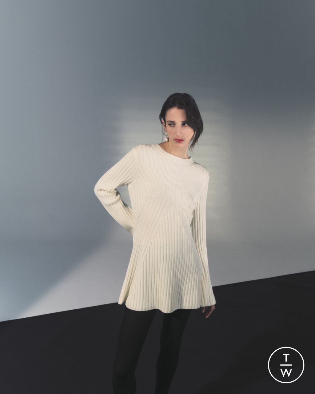 Fashion Week Paris Fall/Winter 2022 look 4 de la collection Loulou Studio womenswear