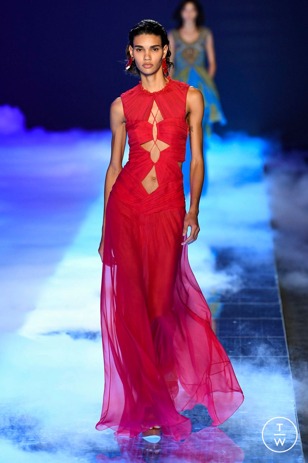 Fashion Week Milan Spring/Summer 2023 look 33 from the Alberta Ferretti collection 女装