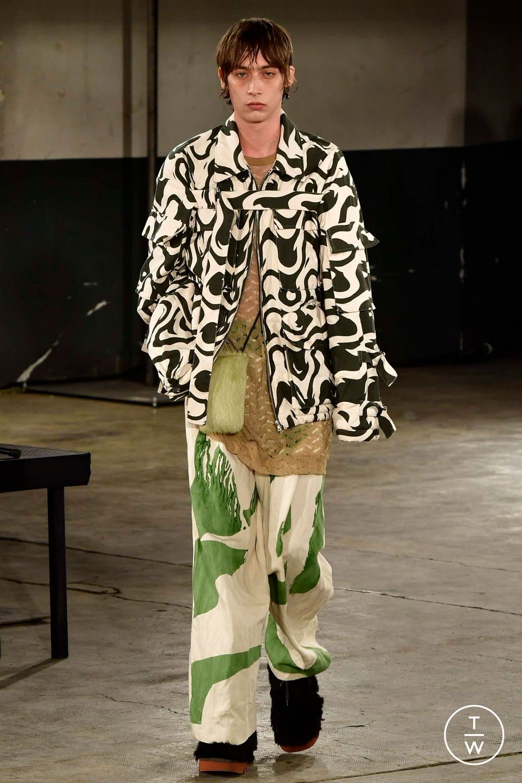Fashion Week Paris Fall/Winter 2023 look 28 from the Dries Van Noten collection menswear